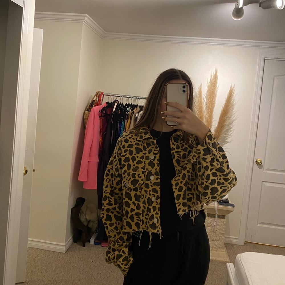 Cheetah print distressed cropped denim jacket